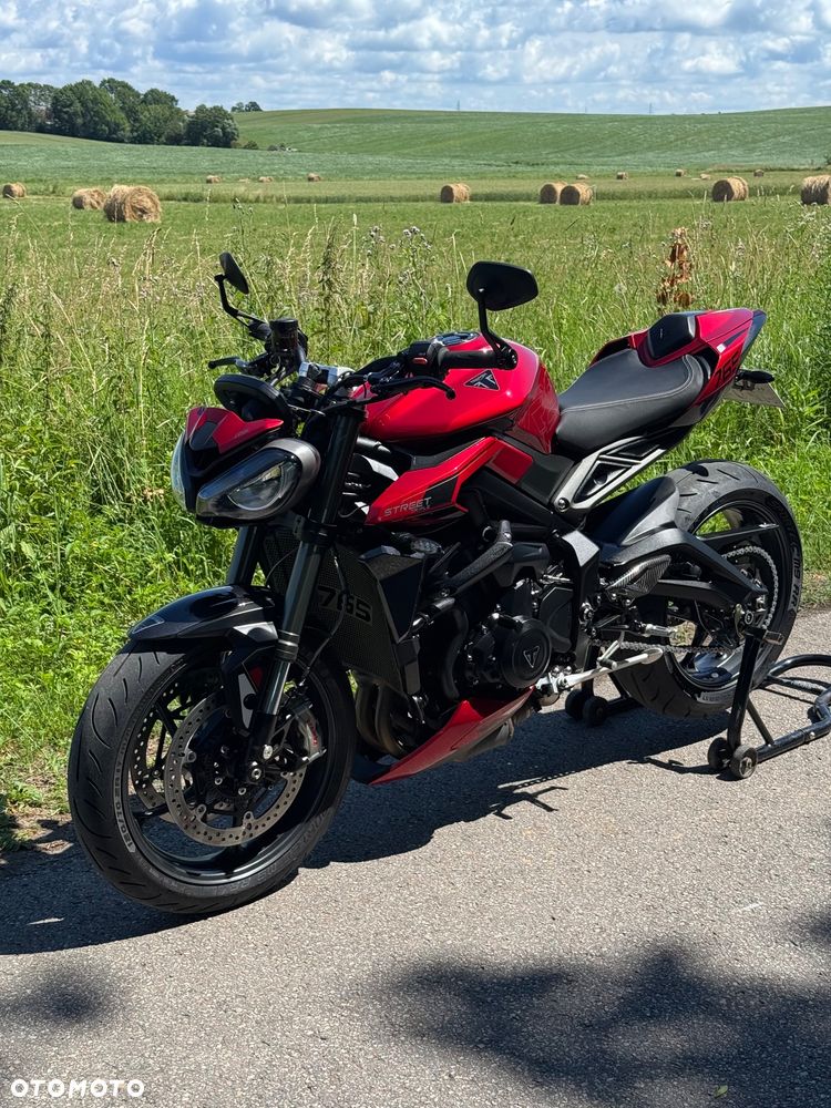 Triumph Street Triple - 18