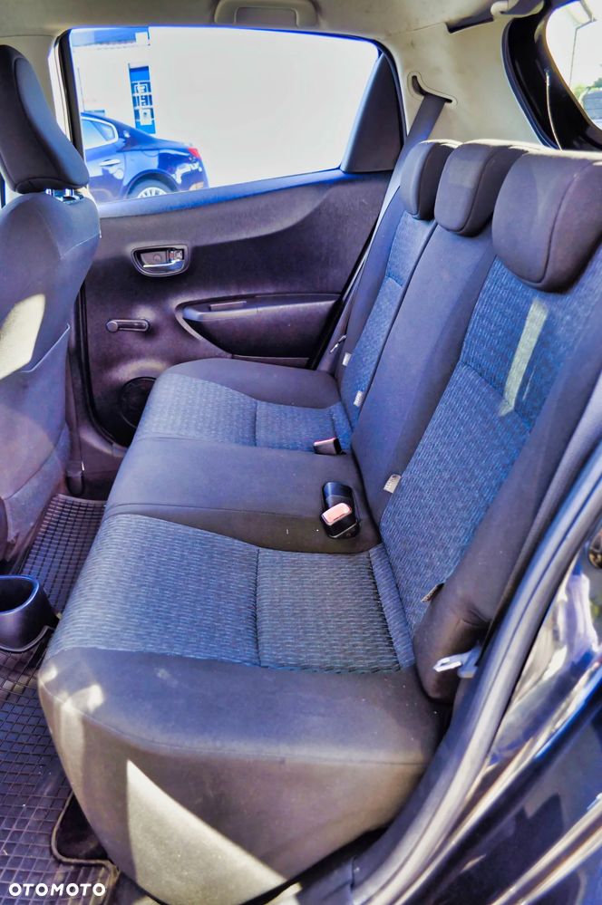 Toyota Yaris - 10