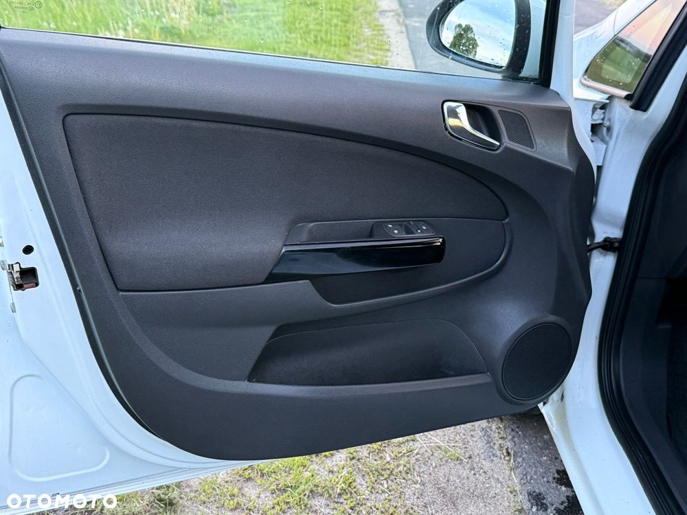 Opel Corsa - 24