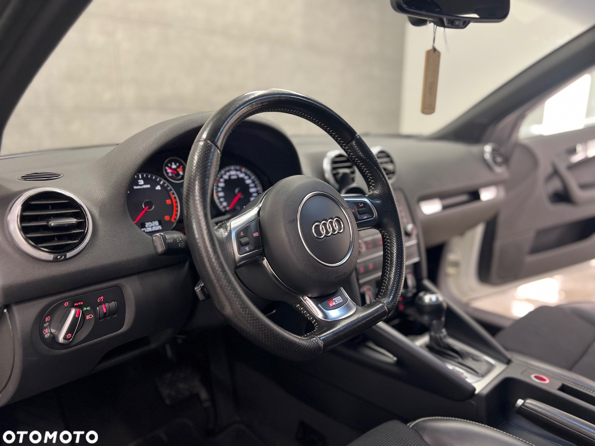 Audi A3 Sportback 2.0 TDI DPF (DSG) S tronic S line Sportpaket plus - 22