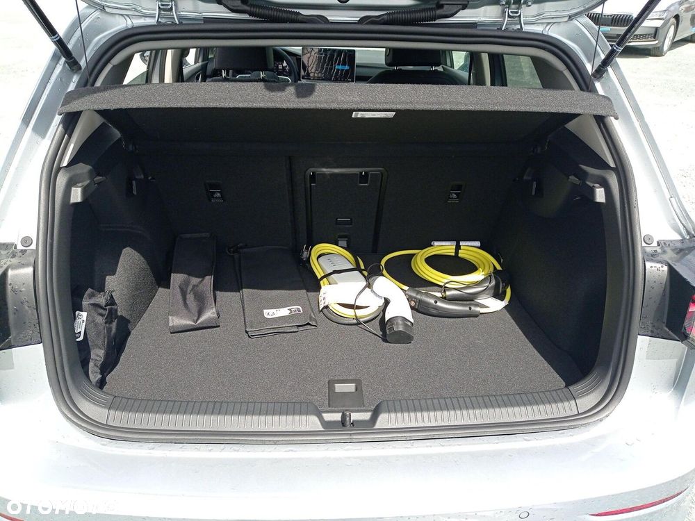 Volkswagen Golf - 17