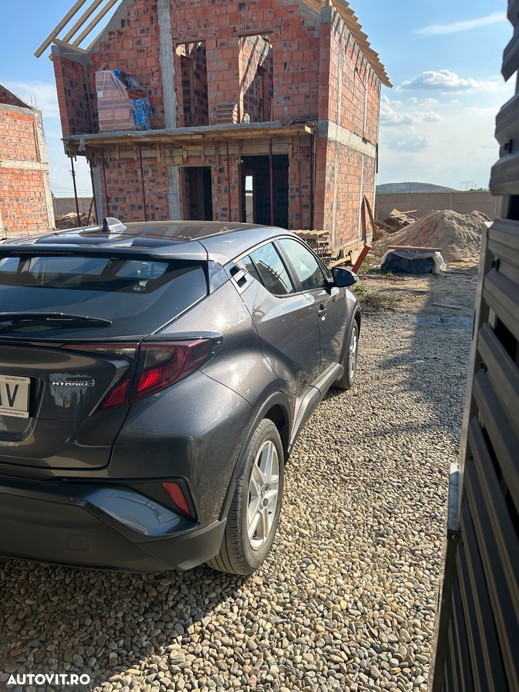 TOYOTA C-HR 2022 — imagine 4