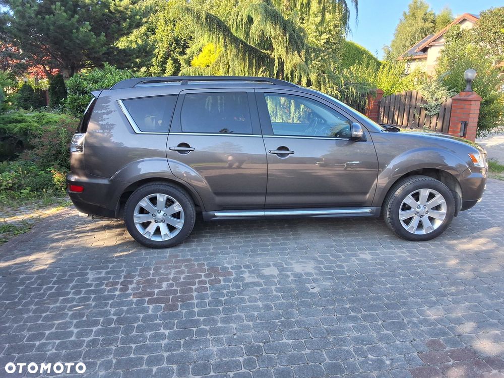 Mitsubishi Outlander - 6