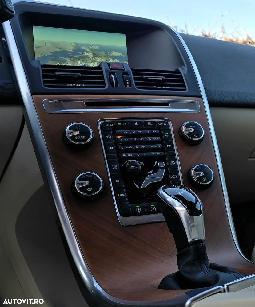 Volvo XC 60 D4 AWD Geartronic Kinetic - 22