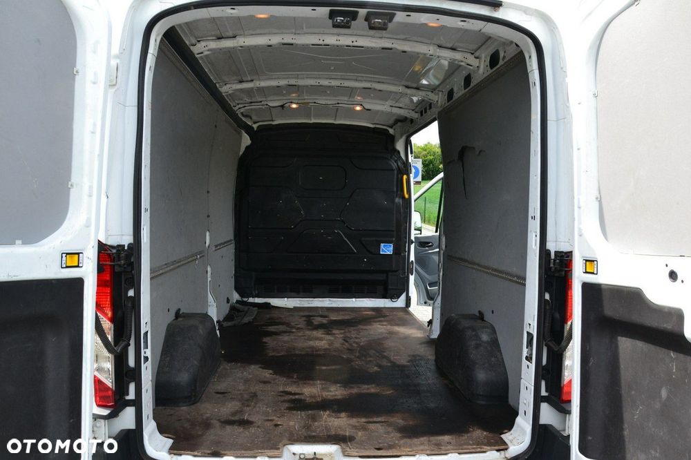 Ford Transit - 18
