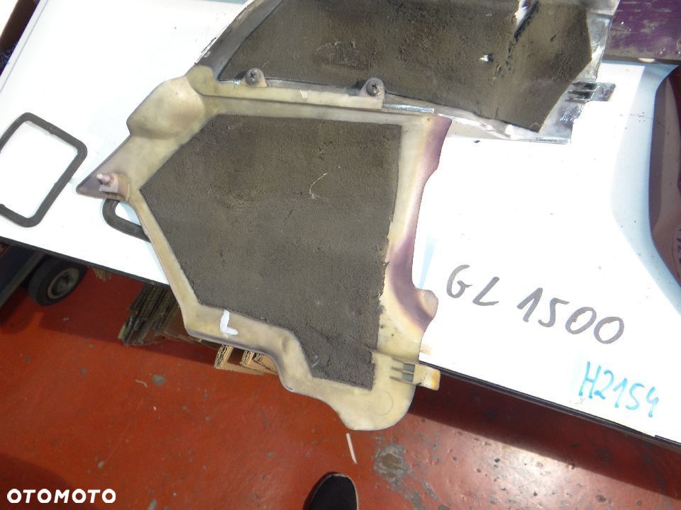 GL 1500 Goldwing blotnik nadkole owiewka boczek pokrywa kufra plastik wypełnienie airbox H2154 - 11