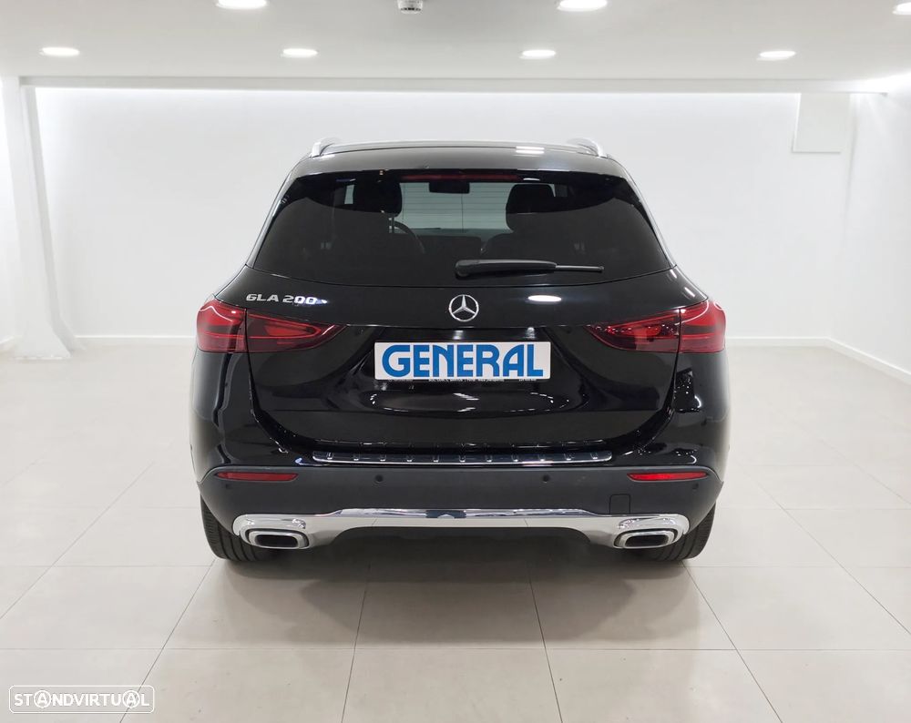 Mercedes-Benz GLA 200 Progressive - 4