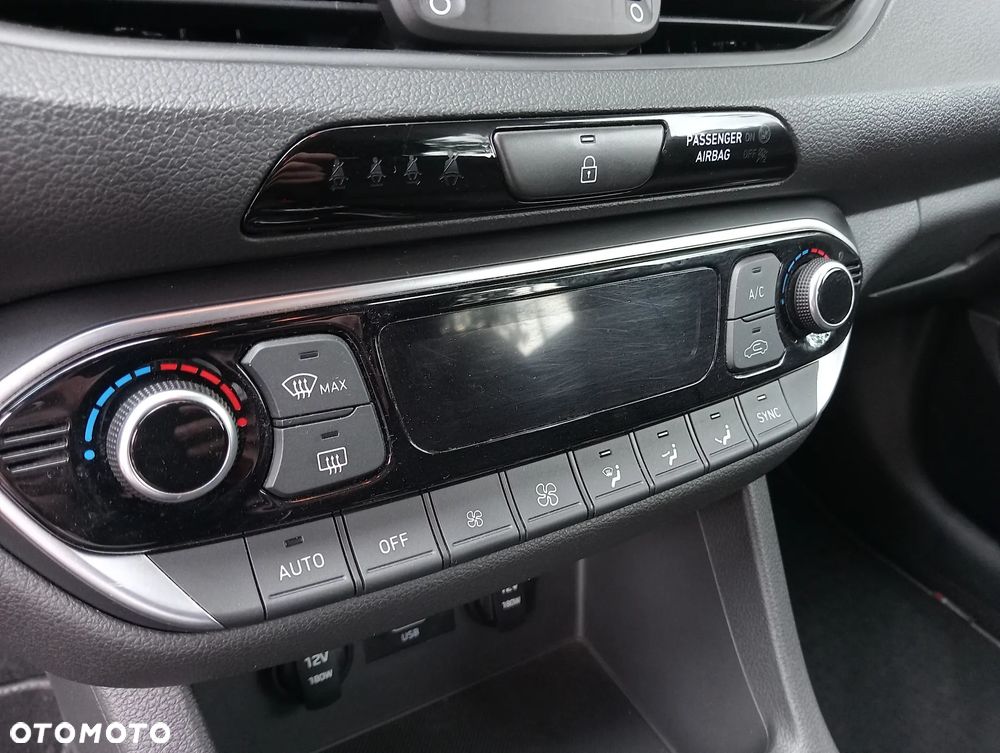 Hyundai i30 1.5 DPI Smart - 25