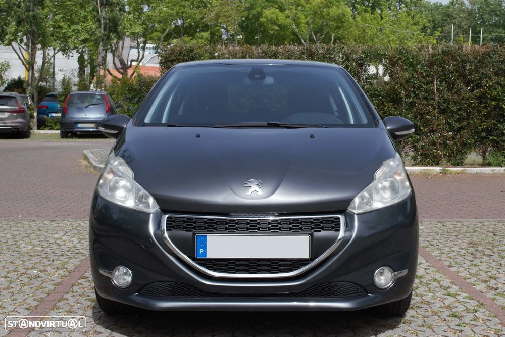 Peugeot 208 1.4 HDi Allure - 2