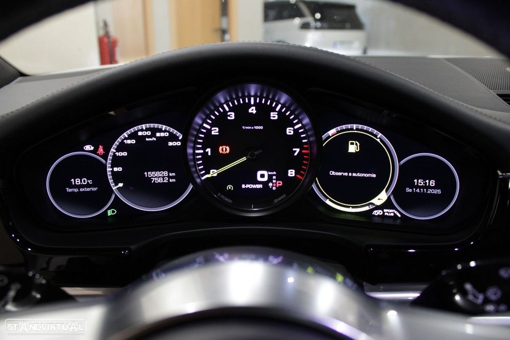 Porsche Panamera 4 E-Hybrid - 55