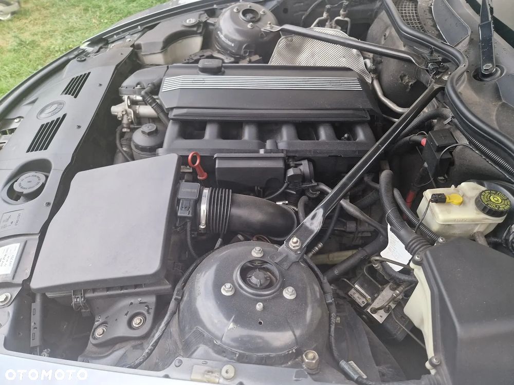 BMW Z4 2.2i - 11