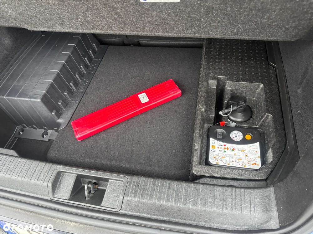 Renault Captur E-TECH 160 INTENS - 32