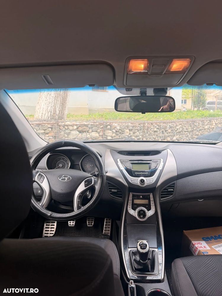 Hyundai Elantra 1.6 MPi - 4