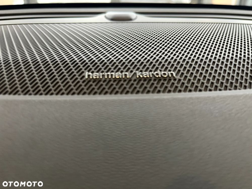 Volvo V60 T6 AWD Plug-In Hybrid Plus Dark - 14