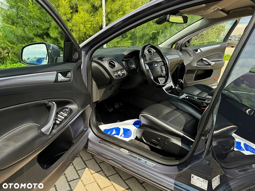 Ford Mondeo - 24