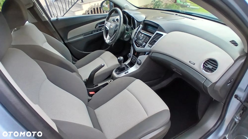 Chevrolet Cruze 1.6 - 16