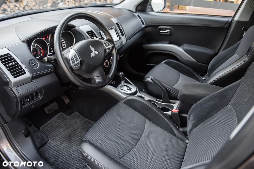 Mitsubishi Outlander - 15