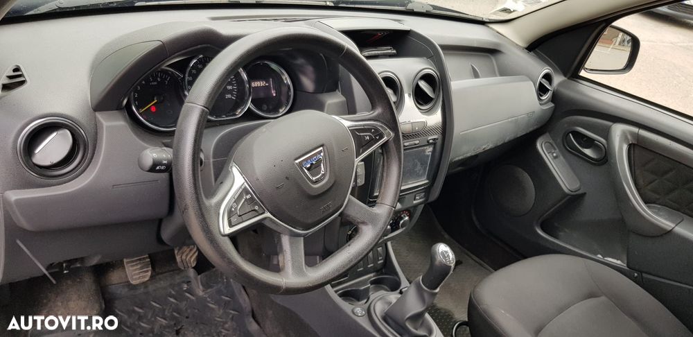 Dacia Duster 1.6 4x2 Prestige - 12