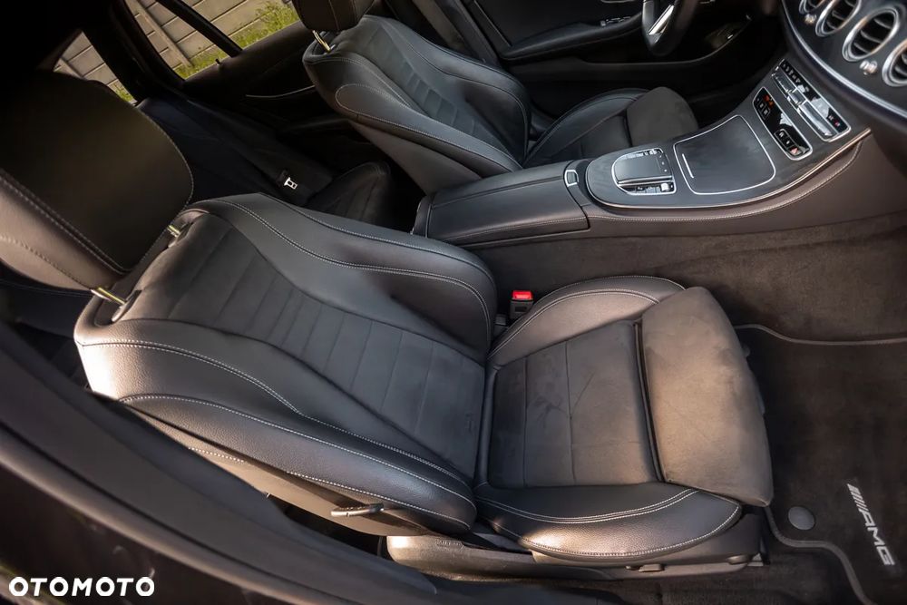 Mercedes-Benz Klasa E 300de 4Matic 9G-TRONIC - 23