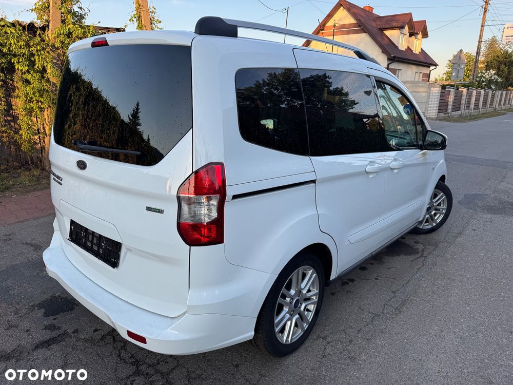 Ford Tourneo Courier 1.0 EcoBoost S&S Titanium - 8