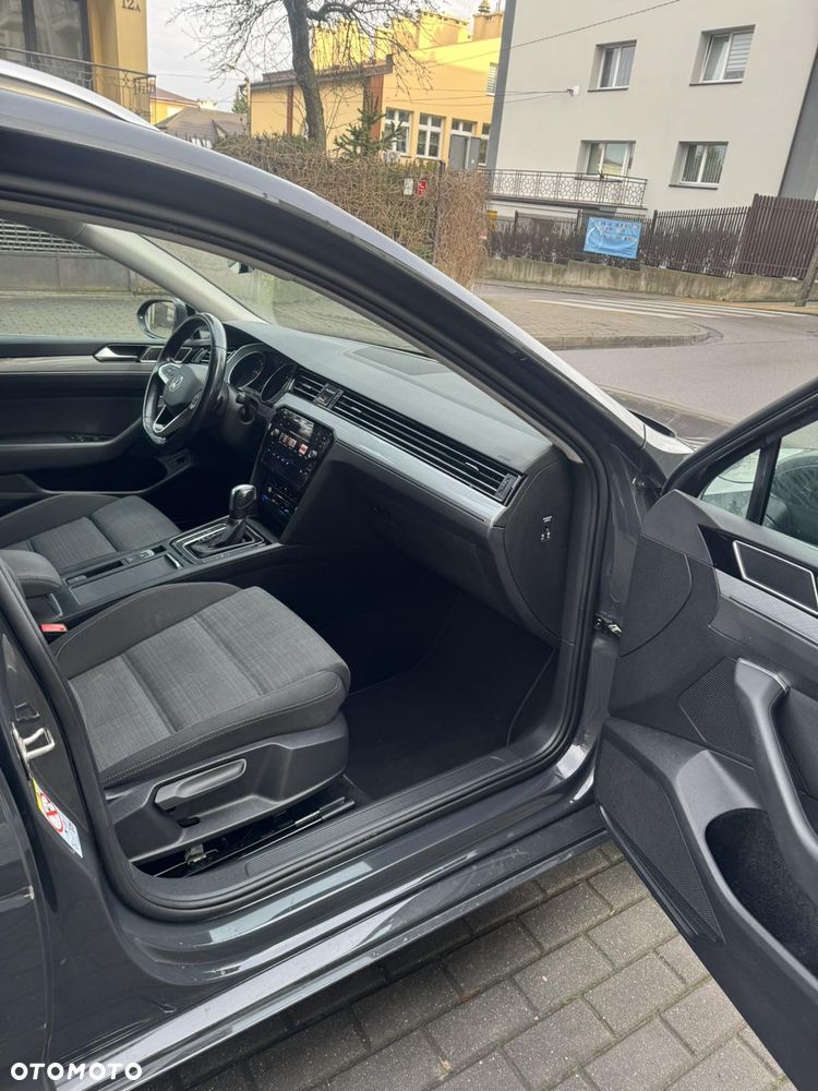 Volkswagen Passat 2.0 TDI SCR DSG Business - 20