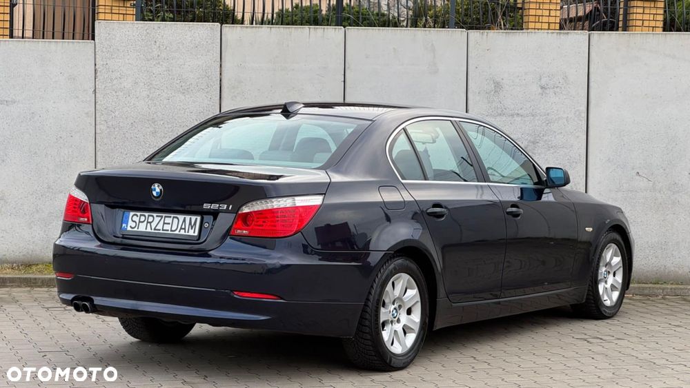 BMW Seria 5 523i - 22