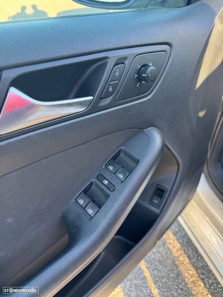 VW Jetta 1.2 TSi Comfortline - 9