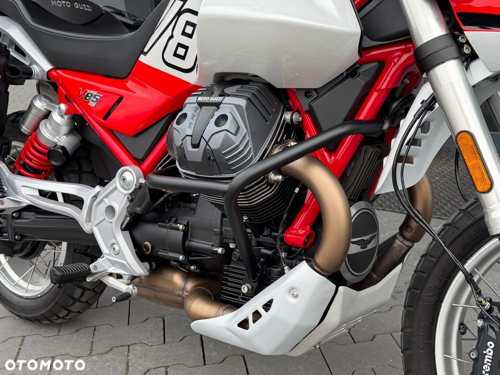 Moto Guzzi V85 - 18