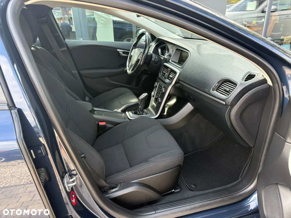 Volvo V40 D2 - 10