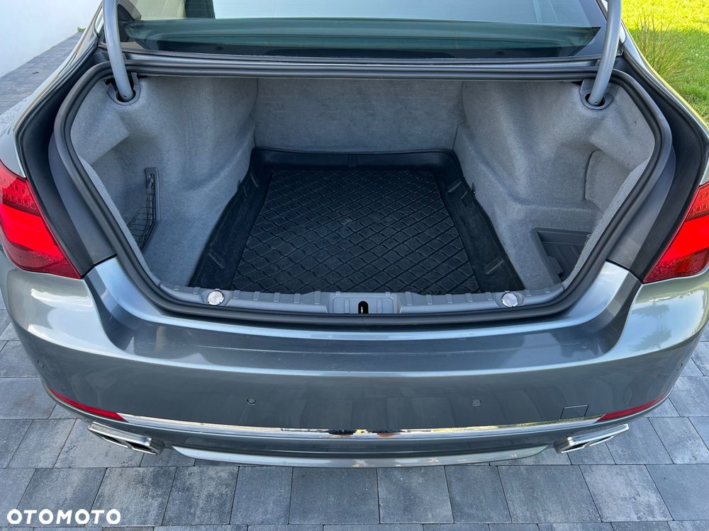 BMW Seria 7 730Ld - 29