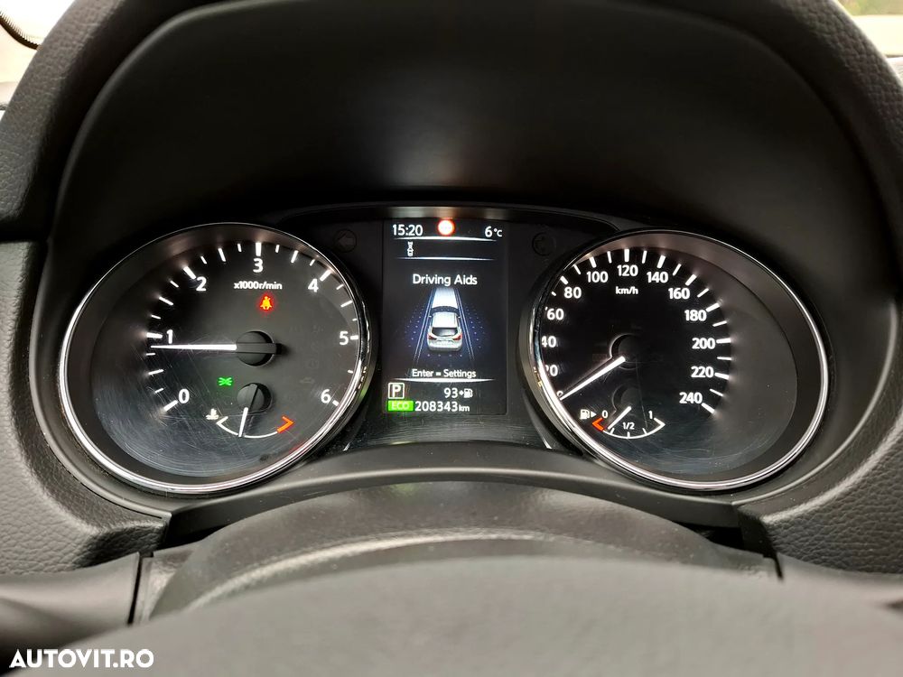 Nissan Qashqai 1.6 DCI Xtronic N-Connecta - 14
