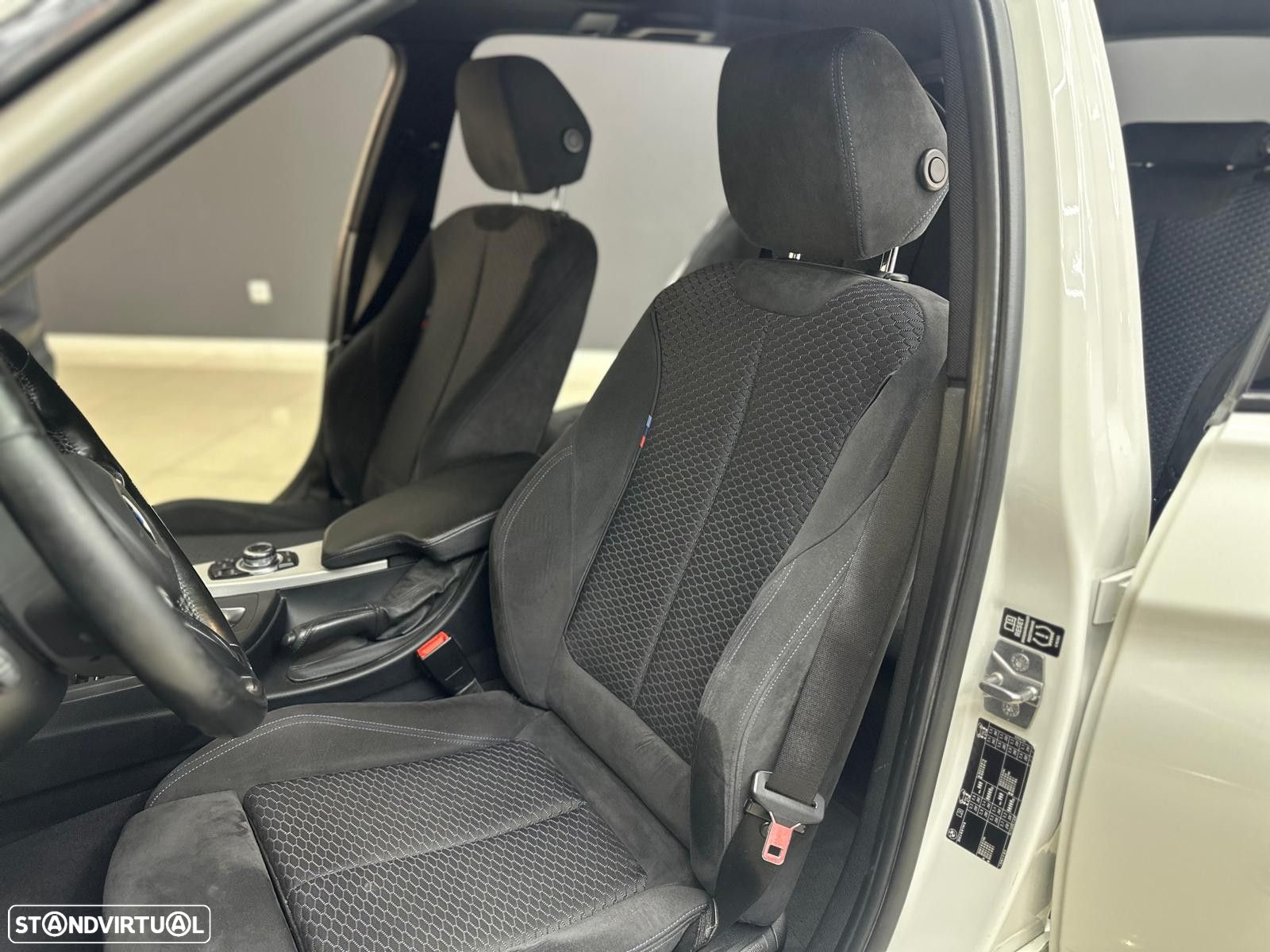 BMW 320 d Auto Pack M - 34