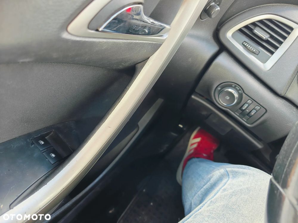 Opel Astra 1.7 CDTI Cosmo - 24