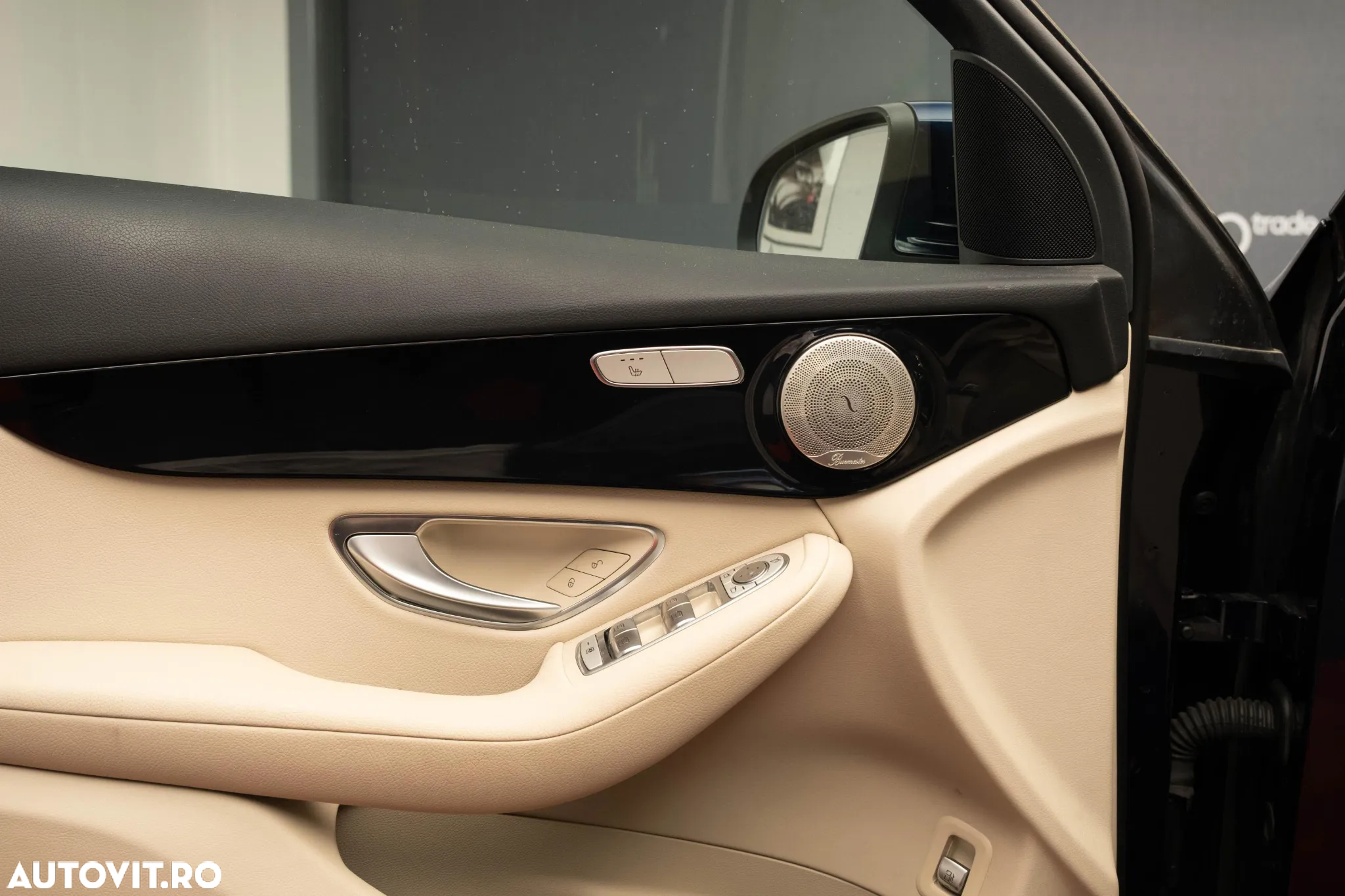 Mercedes-Benz GLC 300 e 4Matic 9G-TRONIC Exclusive - 28