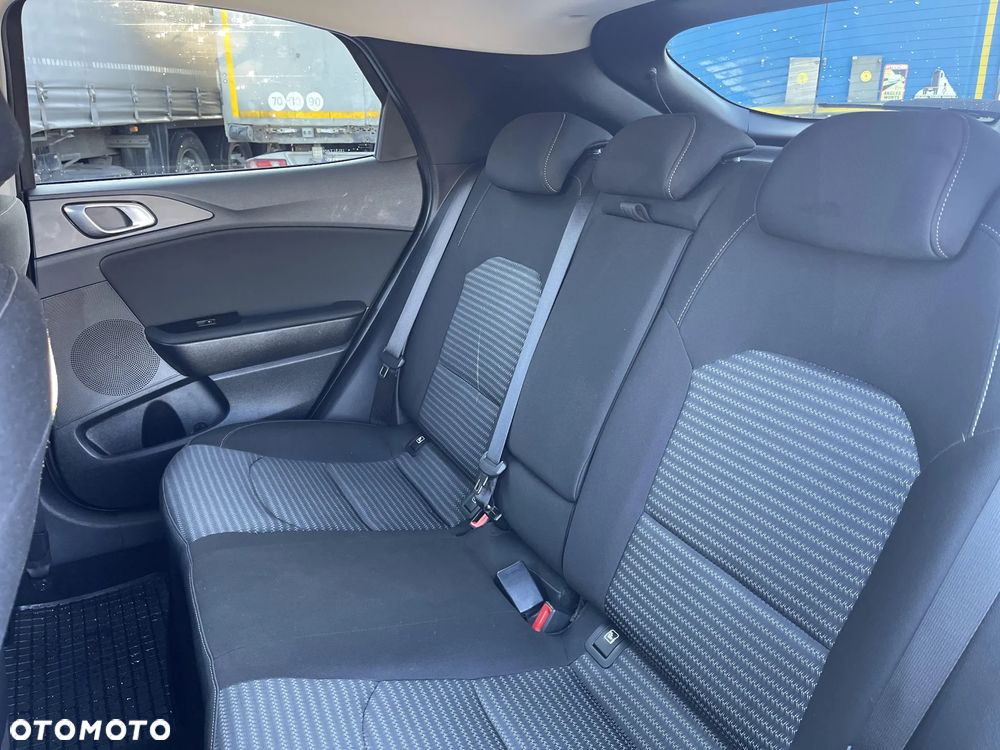 Kia XCeed 1.5 T-GDI M - 17