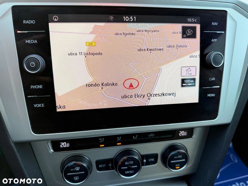 Volkswagen Passat Variant 1.6 TDI SCR DSG - 26