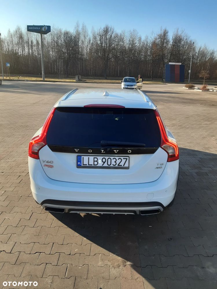 Volvo V60 Cross Country - 5