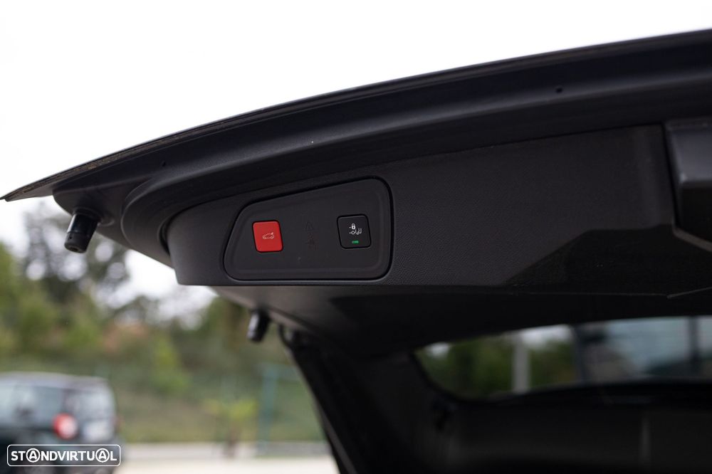 Peugeot 3008 1.6 Hybrid4 GT Pack e-EAT8 - 49