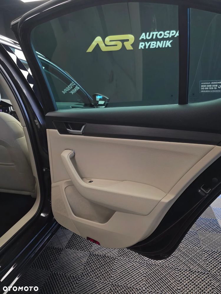 Skoda Superb 2.0 TDI SCR Style DSG - 26