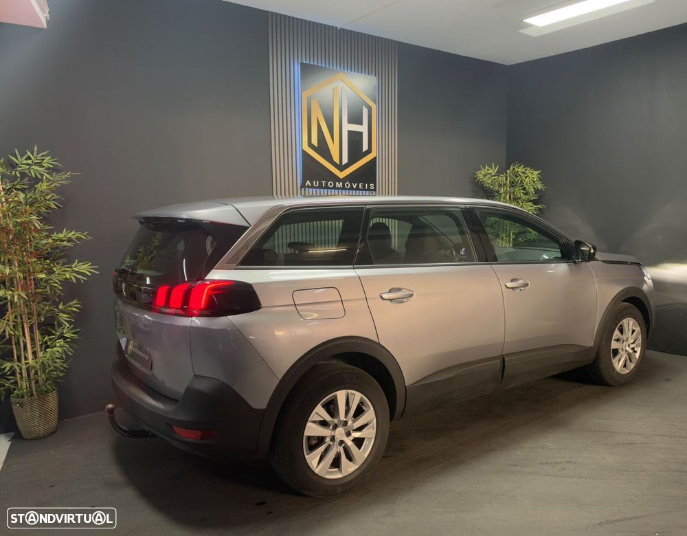 Peugeot 5008 - 5