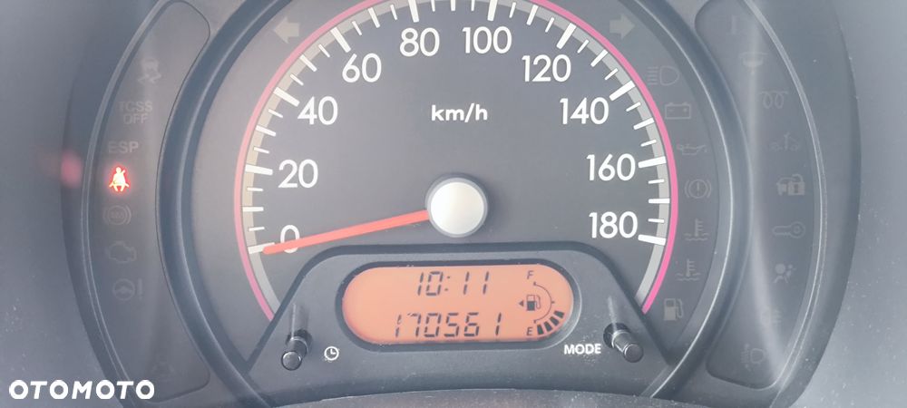 Nissan Pixo - 24