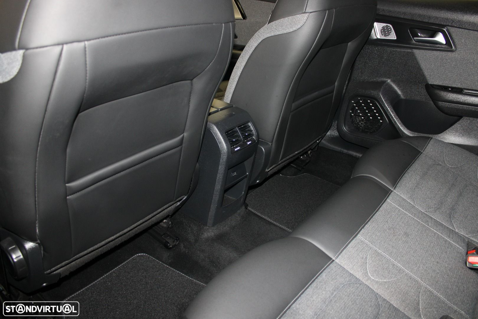 Citroën C5 X 1.2 PureTech Feel EAT8 - 32
