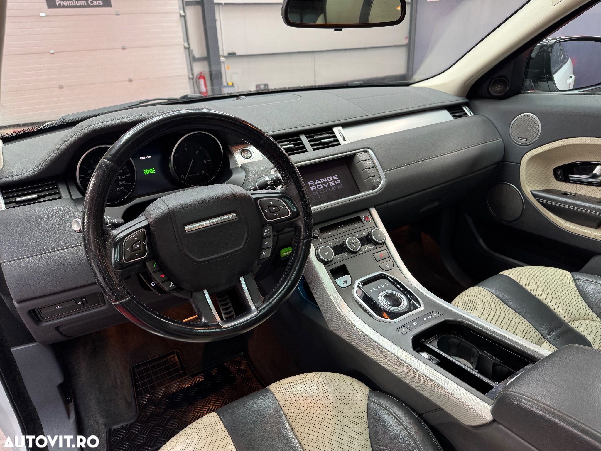 Land Rover Range Rover Evoque - 11