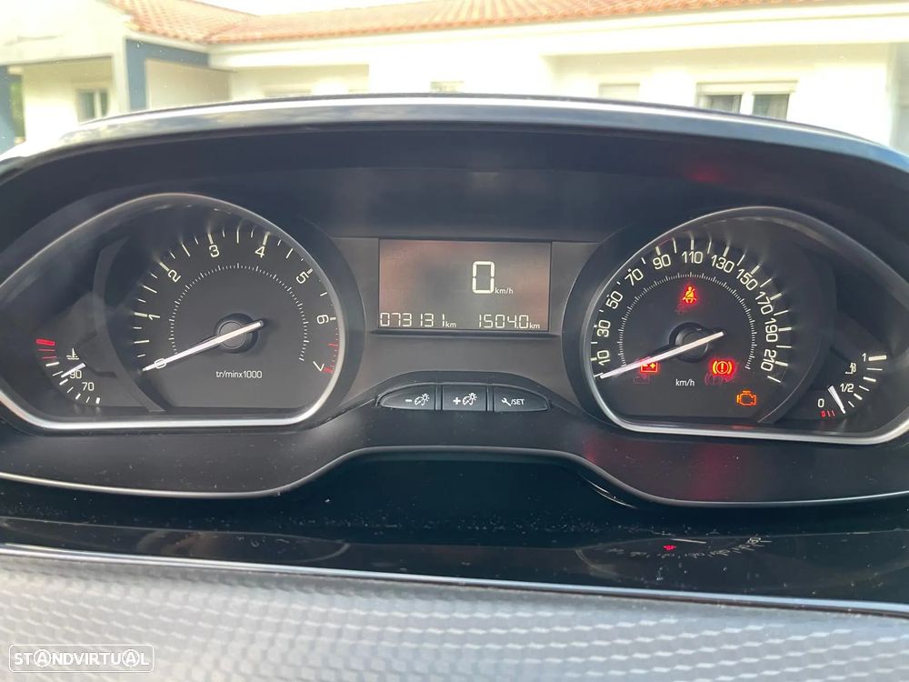 Peugeot 2008 1.2 PureTech Active - 16