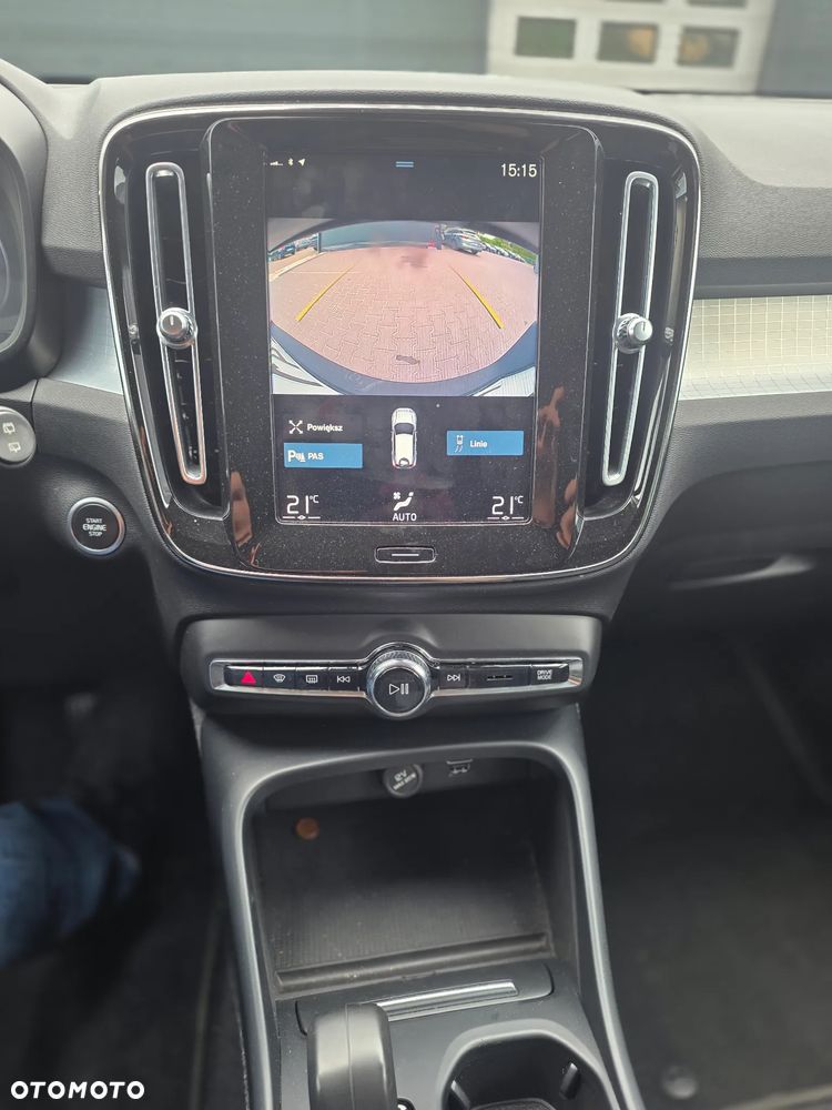 Volvo XC 40 T3 Geartronic Momentum Pro - 18