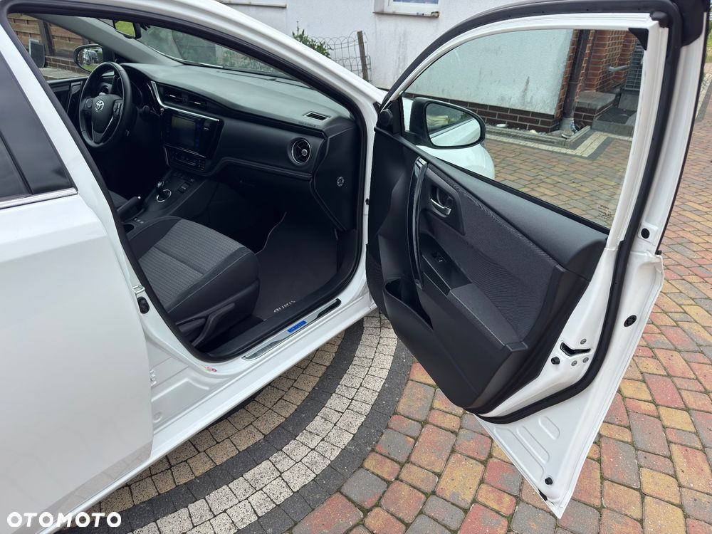 Toyota Auris - 24