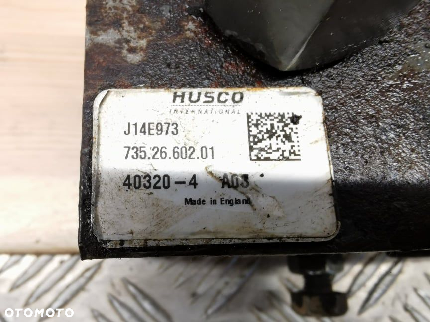 Blok zaworowy osi przedniej Massey Ferguson 7618 {Husco 735.26.602. 01} - 9