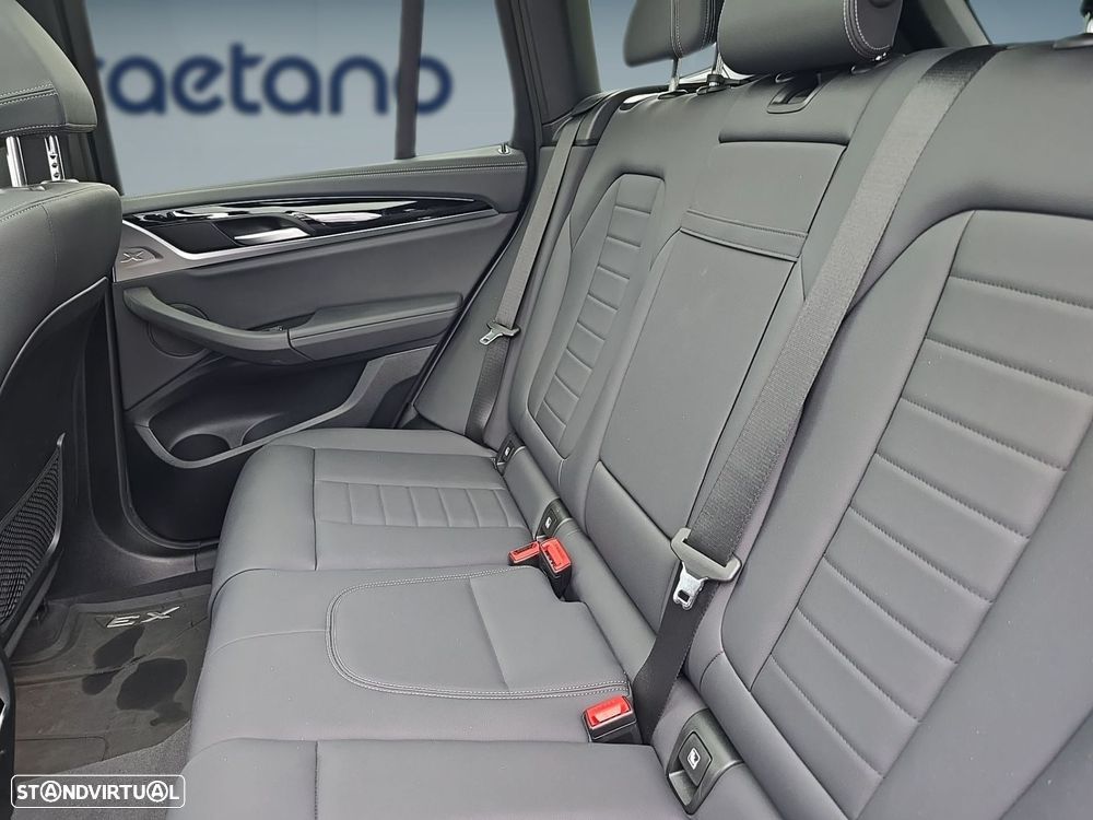 BMW iX3 Inspiring - 14