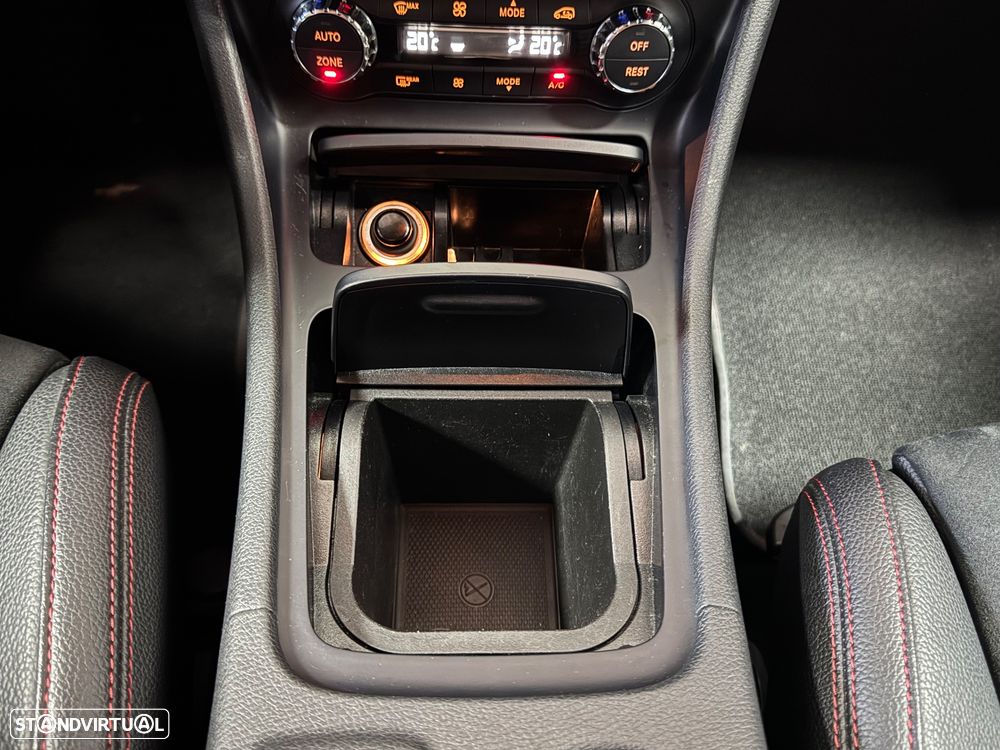 Mercedes-Benz GLA 200 d 4Matic 7G-DCT AMG Line - 30