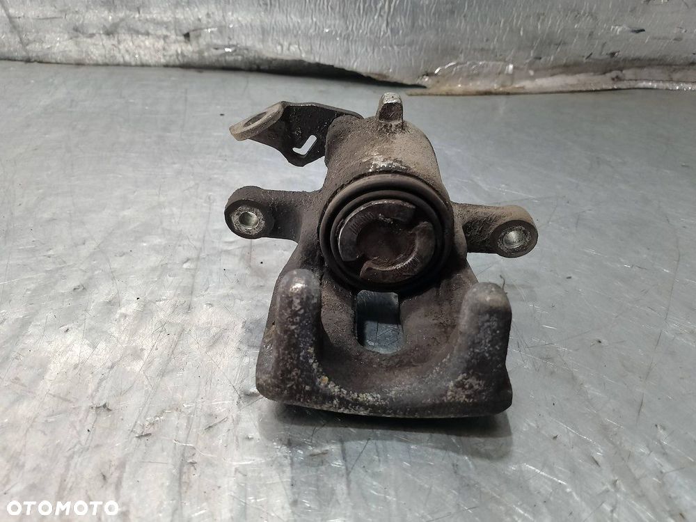 ZACISK HAMULCOWY PRAWY TYŁ MERCEDES-BENZ CITAN 1.5 CDI - 4